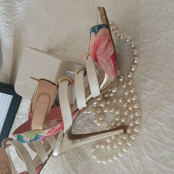 Anne Michelle heels - Picture 2 of 11